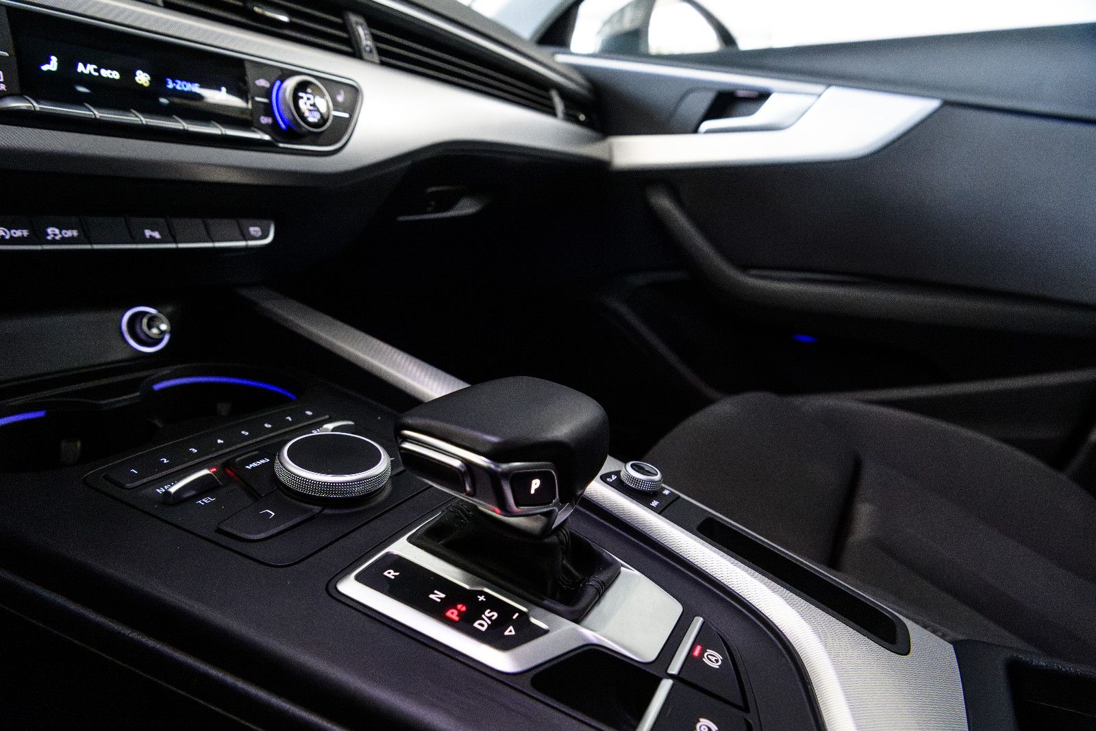 Fahrzeugabbildung Audi A4 Avant sport +LED +MICHELIN