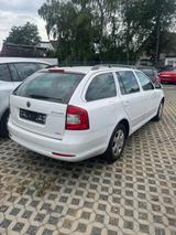 Skoda Octavia 1.2 TSI  *TÜV NEU*KLIMA*PDC*TEMPO *SERVO - Skoda Octavia aus 2011: Kombi