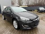Opel Astra J Lim. 5-trg. Exklusiv - Opel Astra Exklusiv mit Benzin-Antrieb