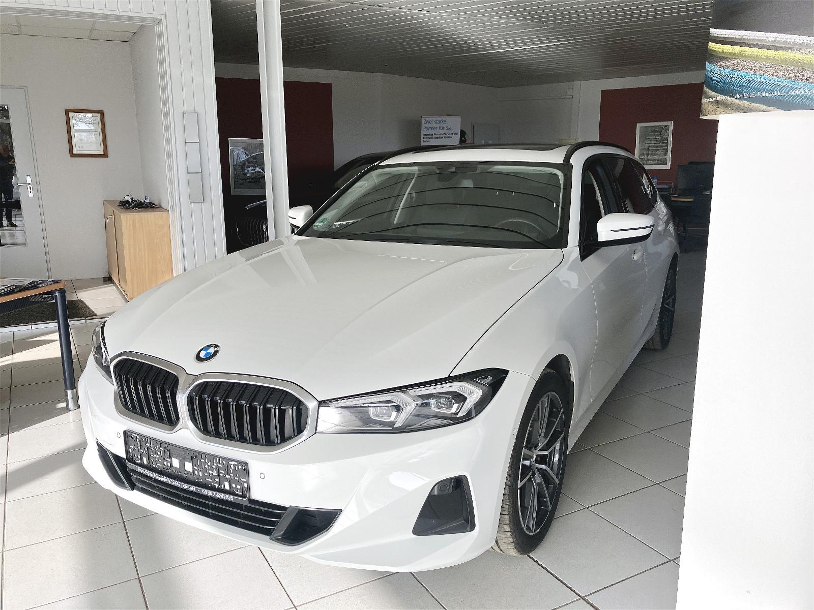BMW 318dA Panorama/Parkasst/Garantie/HU-NEU