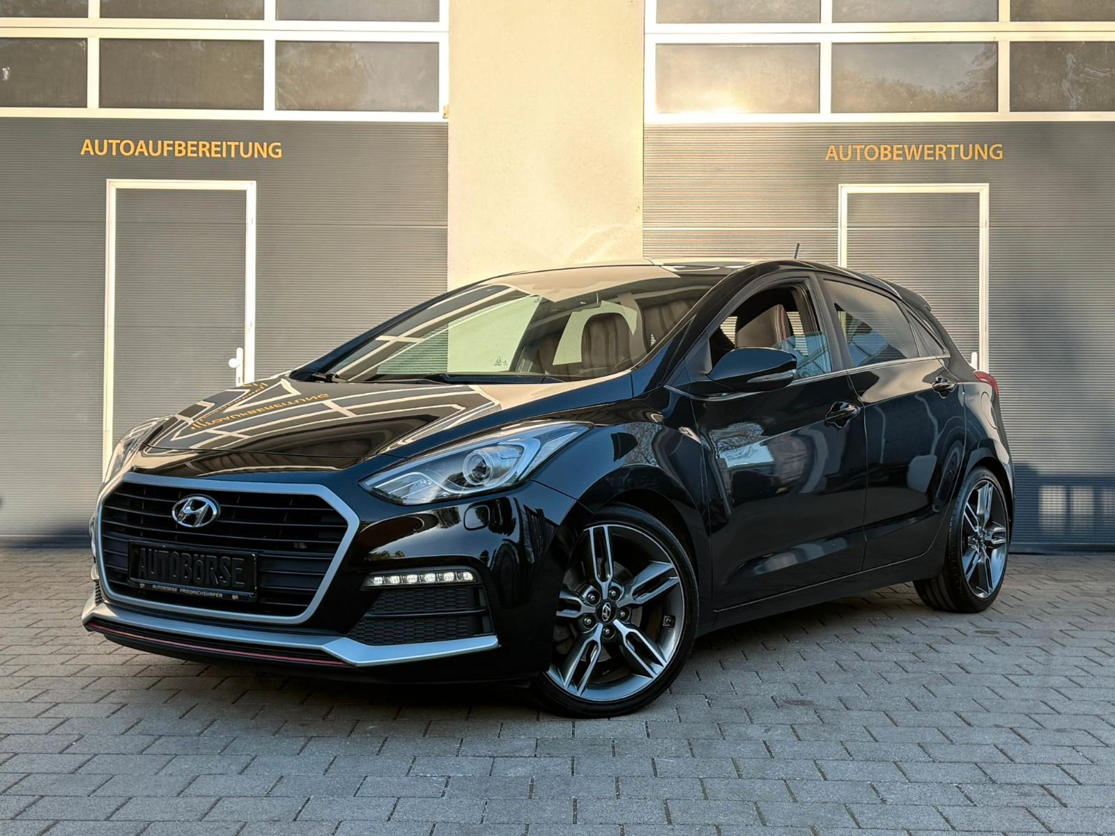 Hyundai i30 Turbo*Sportsitze*Pano*Navi*Xenon*Cam*Keyless