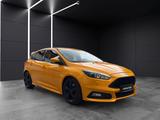 Ford Focus*ST-LINE* - Ford Focus mit Diesel-Antrieb: Leder, Navigationssystem, Limousine