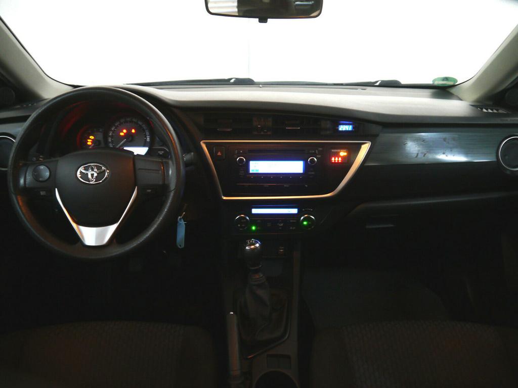 Toyota Auris Touring Sports