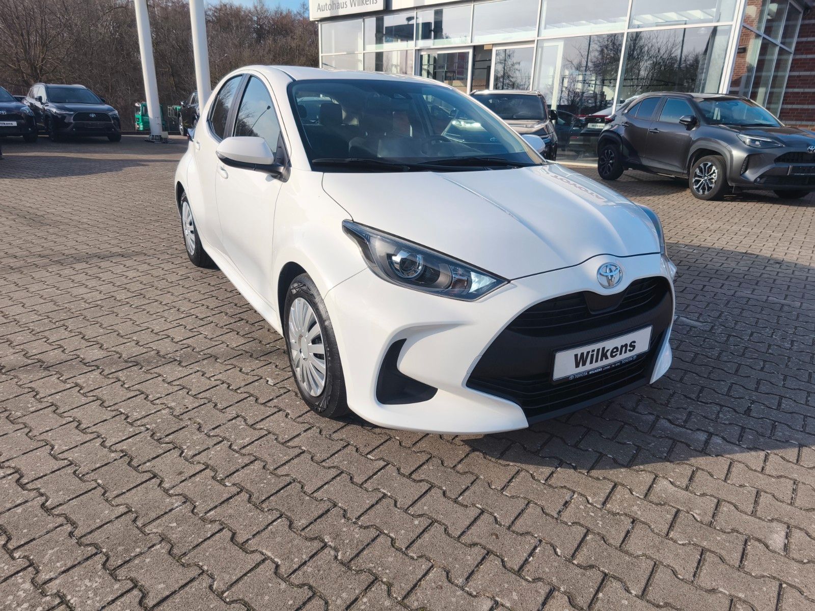 TOYOTA Yaris