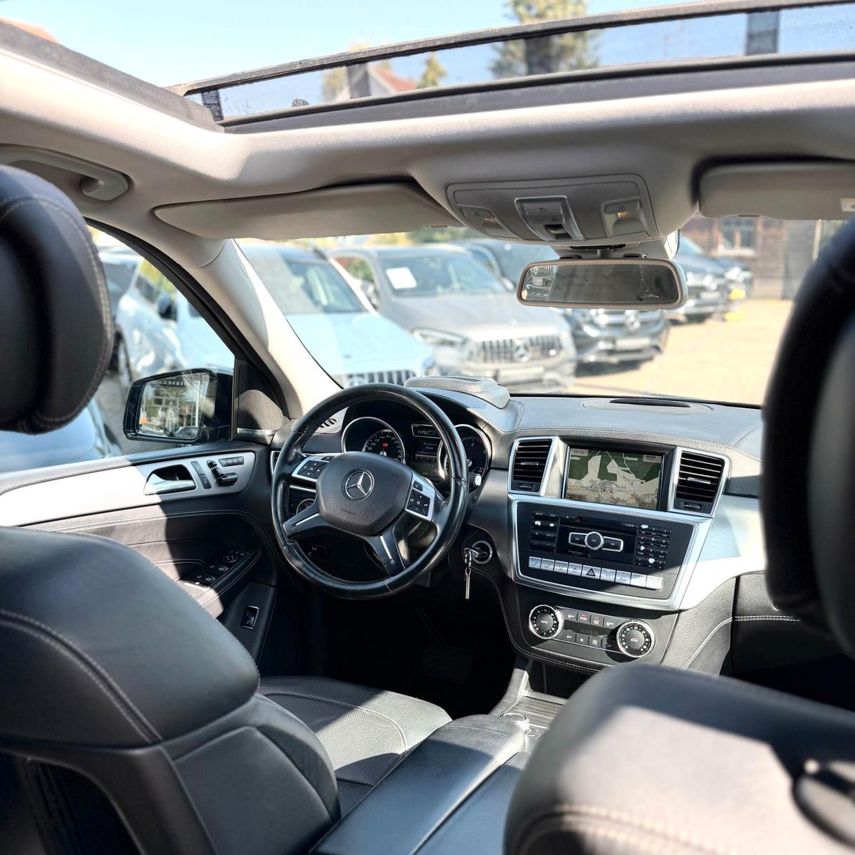 Mercedes-Benz ML 350 AMG-LINE/KAMERA/SHZ/MEM/PANO/AHK