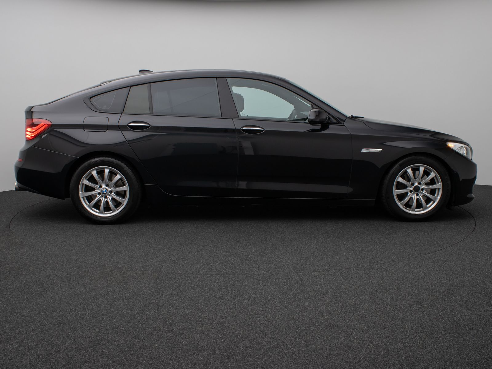 Fahrzeugabbildung BMW 535d Gran Turismo Panorama Kamera HUD HiFi Xenon
