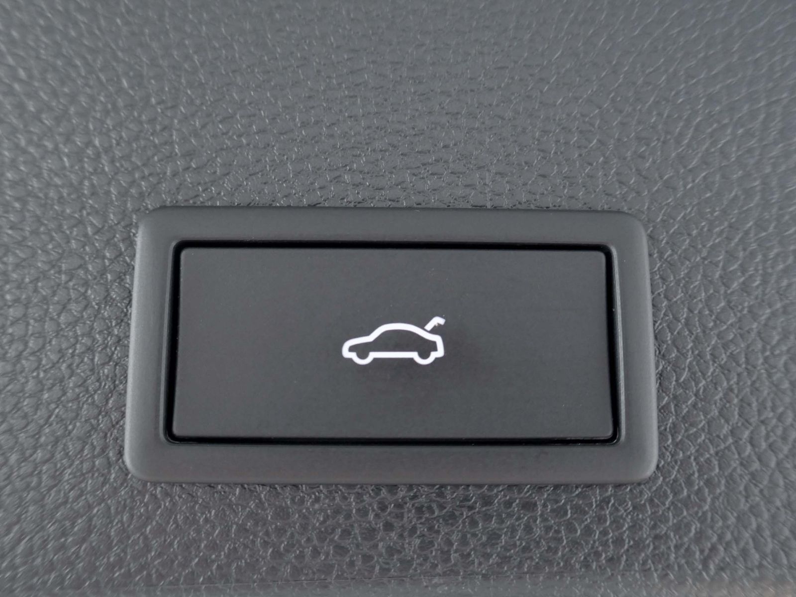 Fahrzeugabbildung SEAT Ateca X-Perience 1.5 TSI | LED AHK RFK ACC