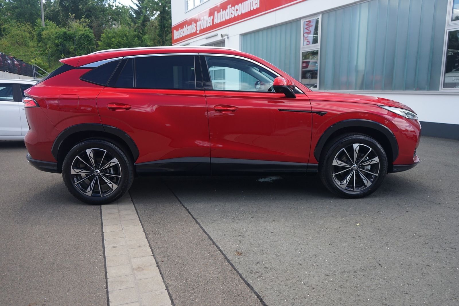MG HS