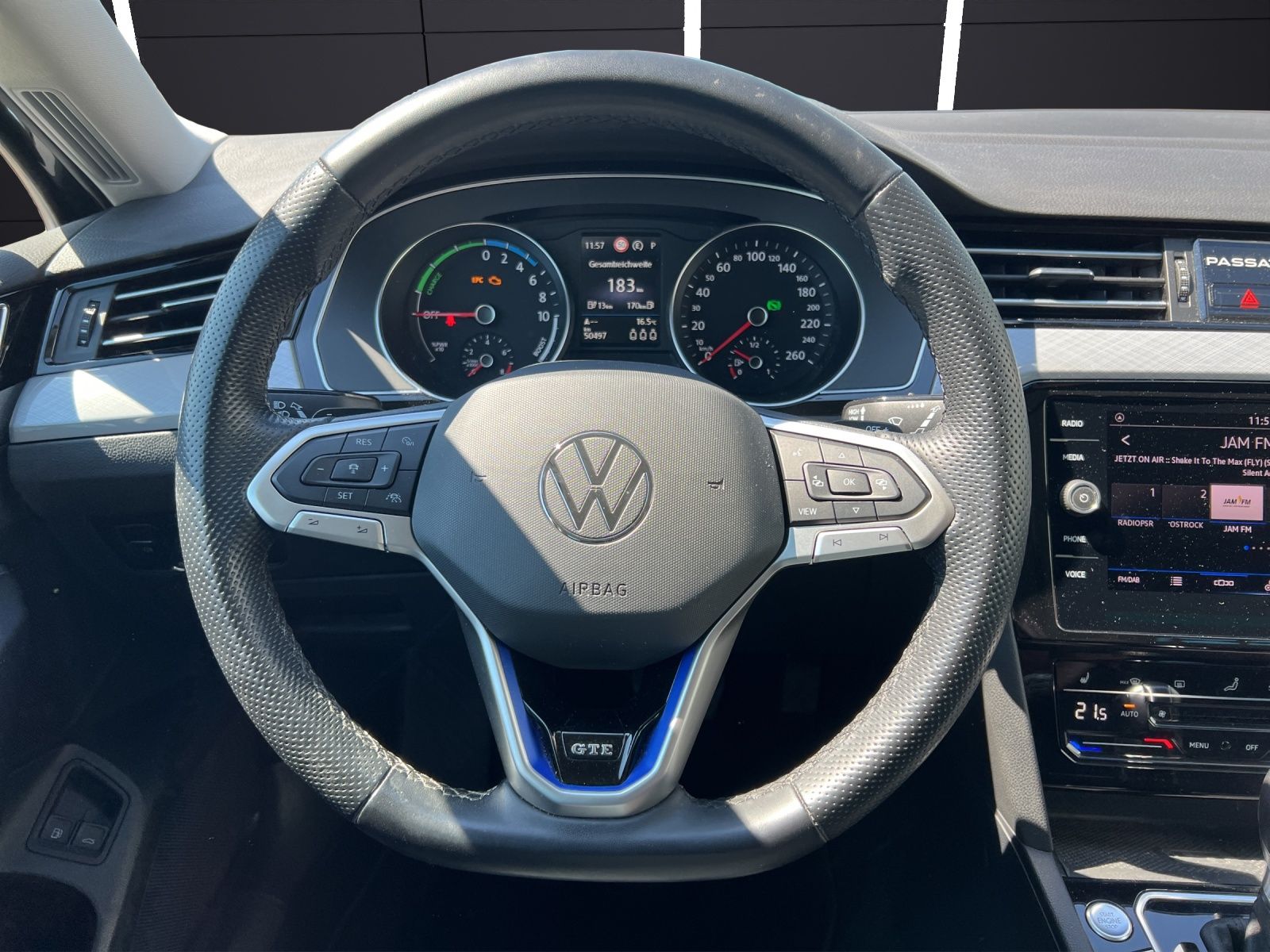 Fahrzeugabbildung Volkswagen Passat Variant GTE LED Navi ACC RFK SH LM