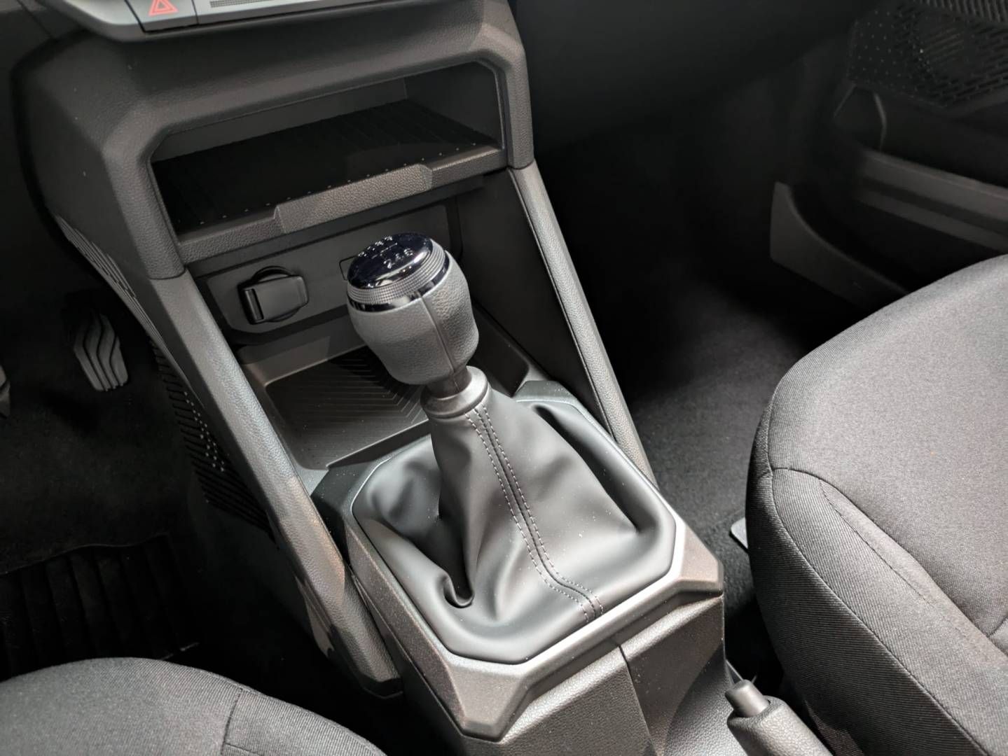 Fahrzeugabbildung Dacia Bigster Essential TCe 140