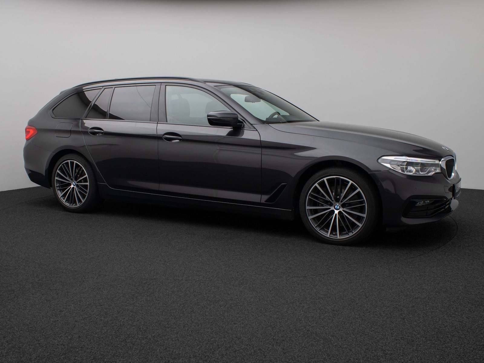 Fahrzeugabbildung BMW 540i xD SportLine Panorama HUD DAB HiFi 4xKlima