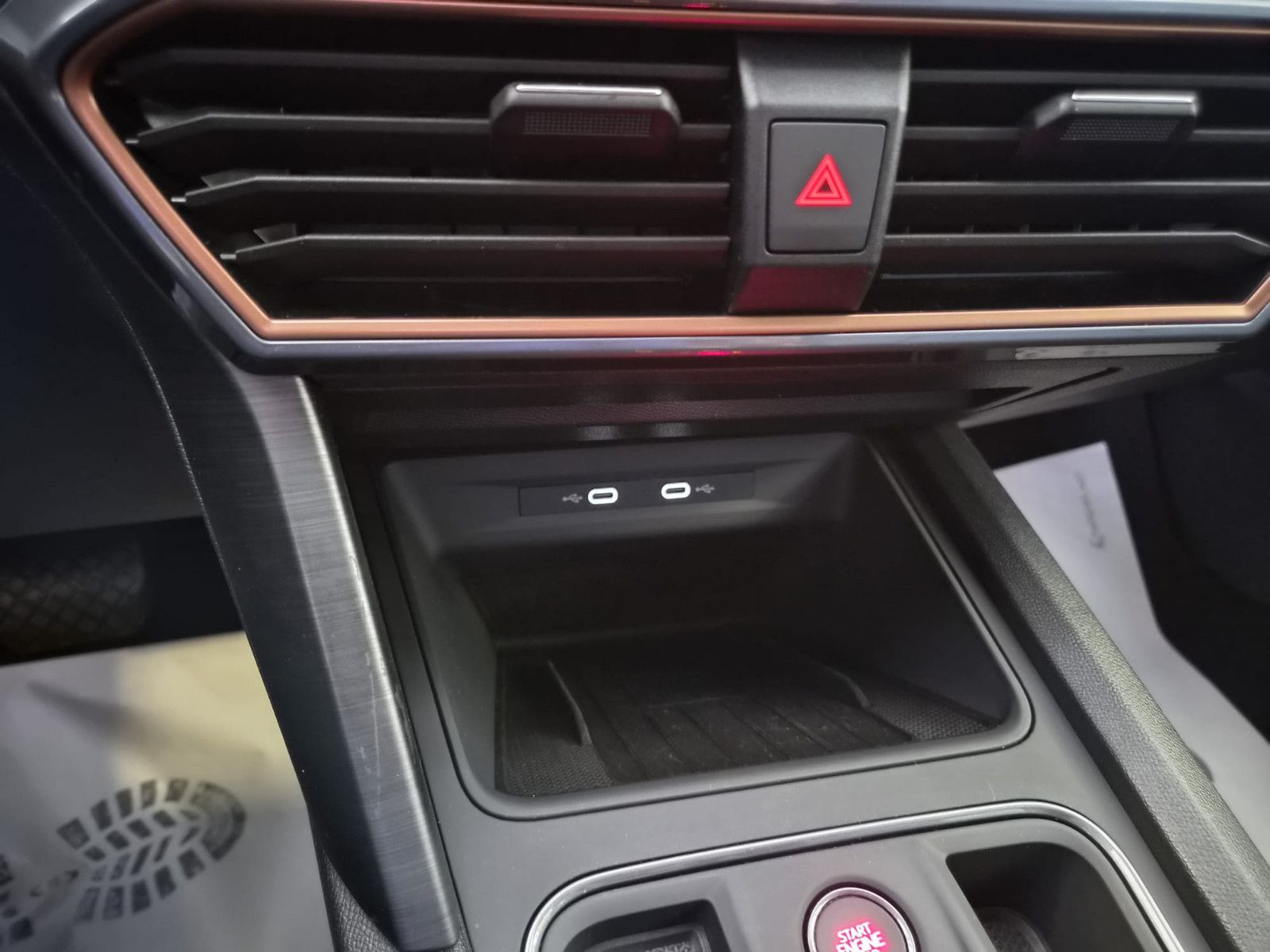 Fahrzeugabbildung CUPRA Leon Sportstourer / NAVI / KAMERA / T-LEDER