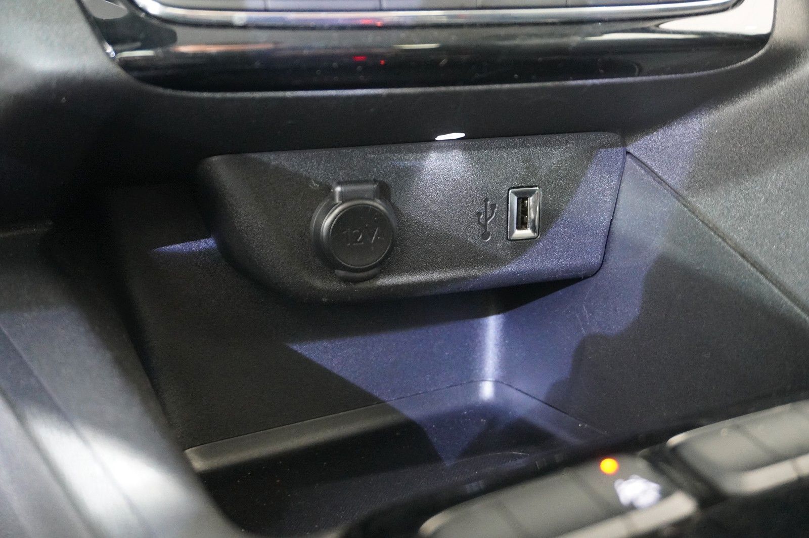 Fahrzeugabbildung Opel Corsa-e  EDITION 7,4kw/50kwh/Wärmepumpe