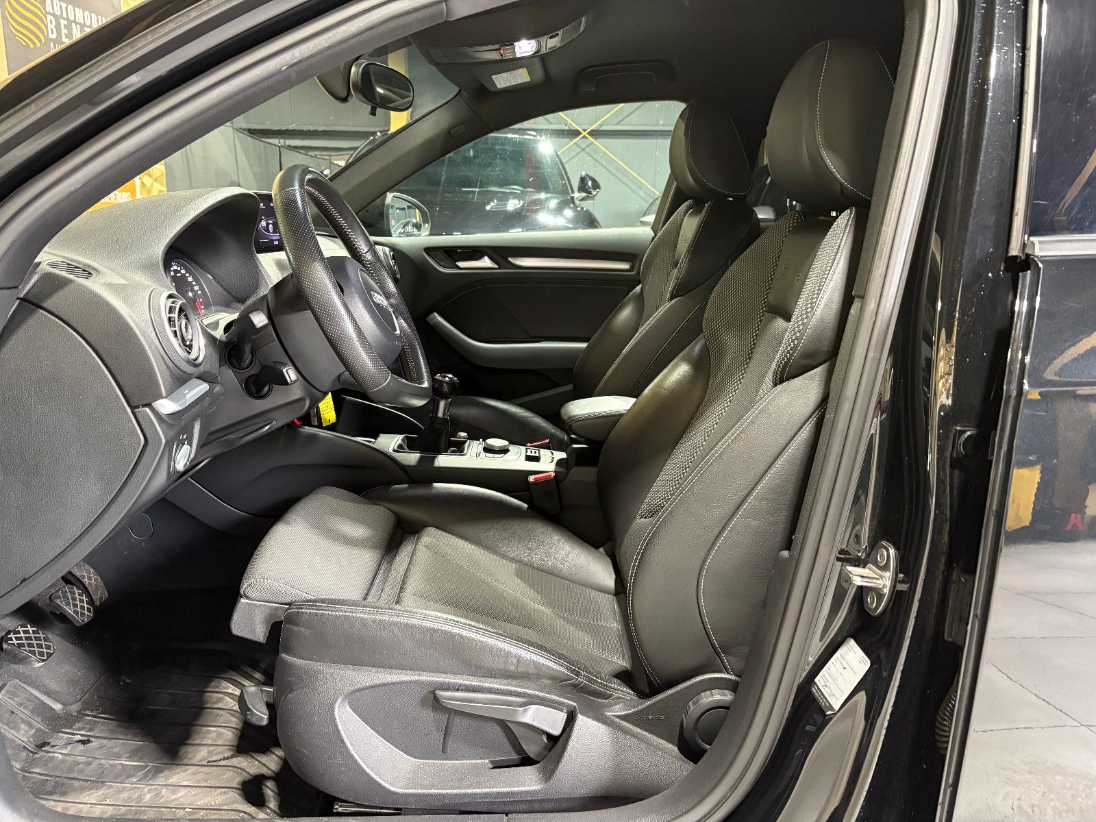 Fahrzeugabbildung Audi A3 Sportback S-line Sportpaket/PDC/SHZ/KLIMA/