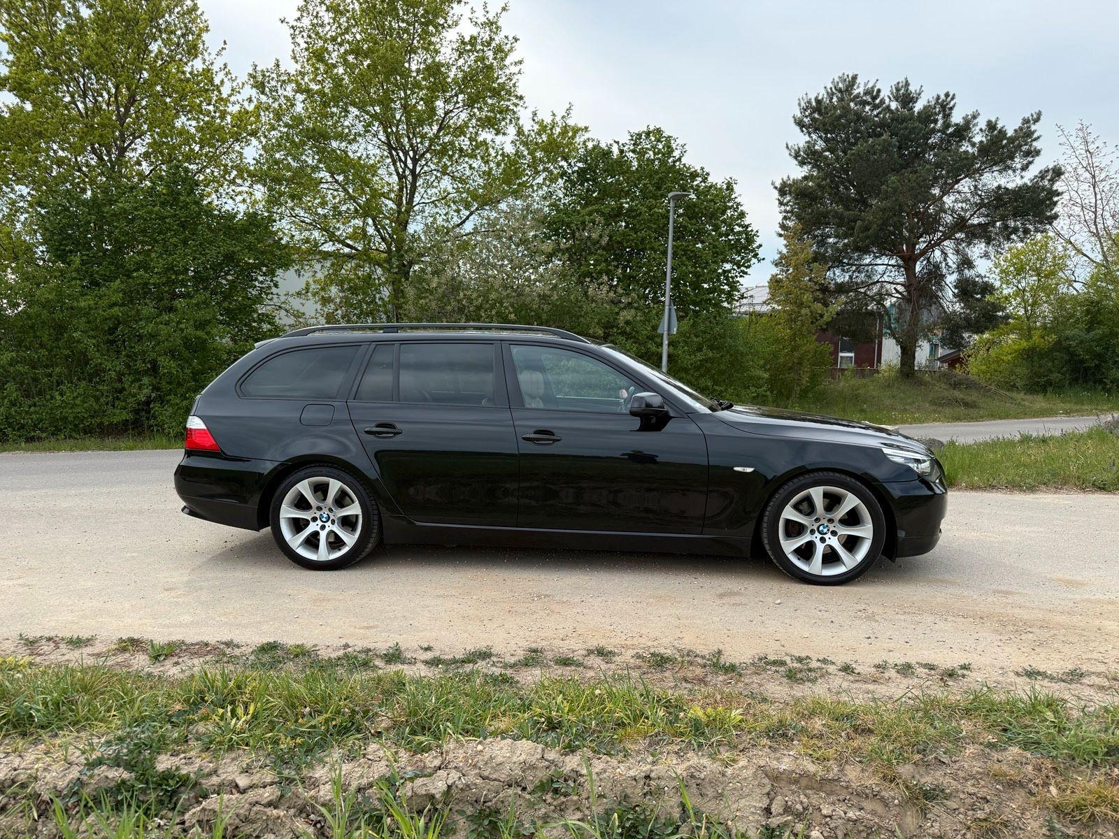 BMW 525 2009 — салон