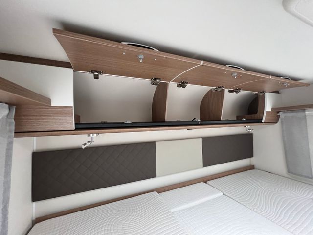 Carado T447 Automatik,Einzelbett,Hubbett,Navi,Markise