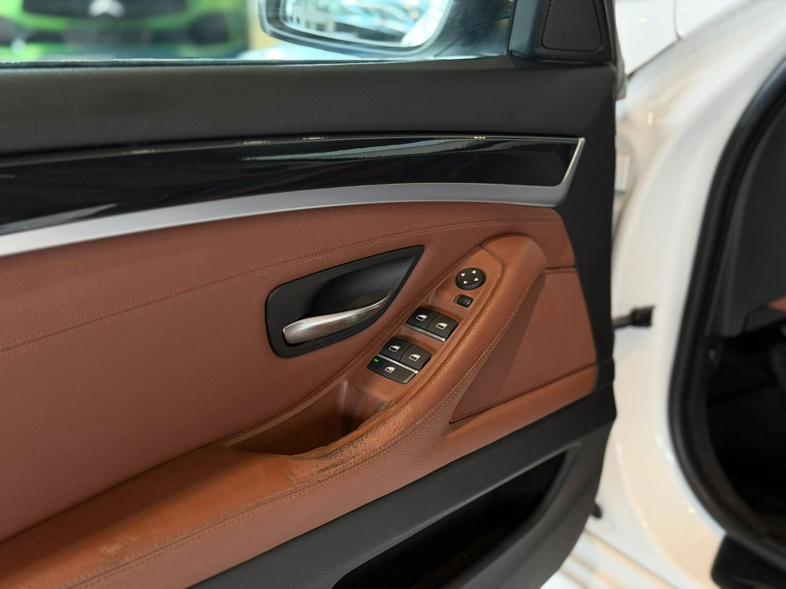 BMW 520d Lim. *SHZ*PDC*HiFi*Navi*