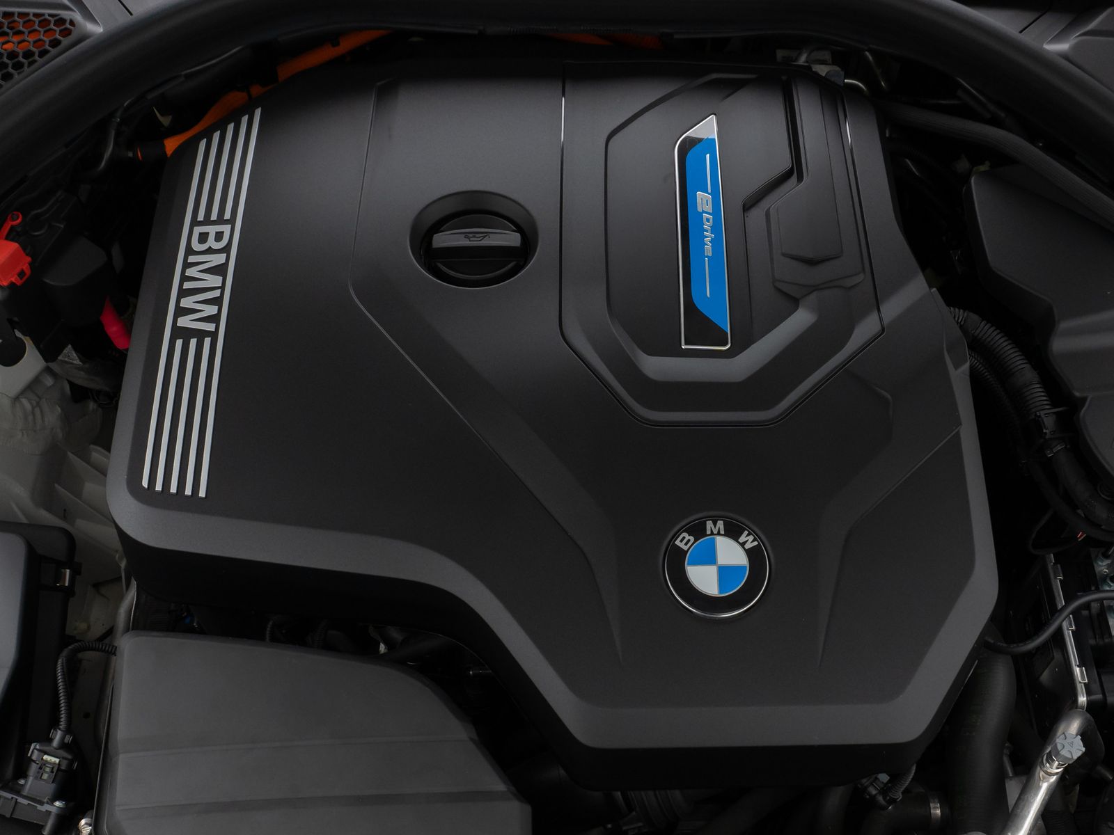Fahrzeugabbildung BMW 320e 360°DAB WLAN CockPiPro DrivAssis LED Alarm