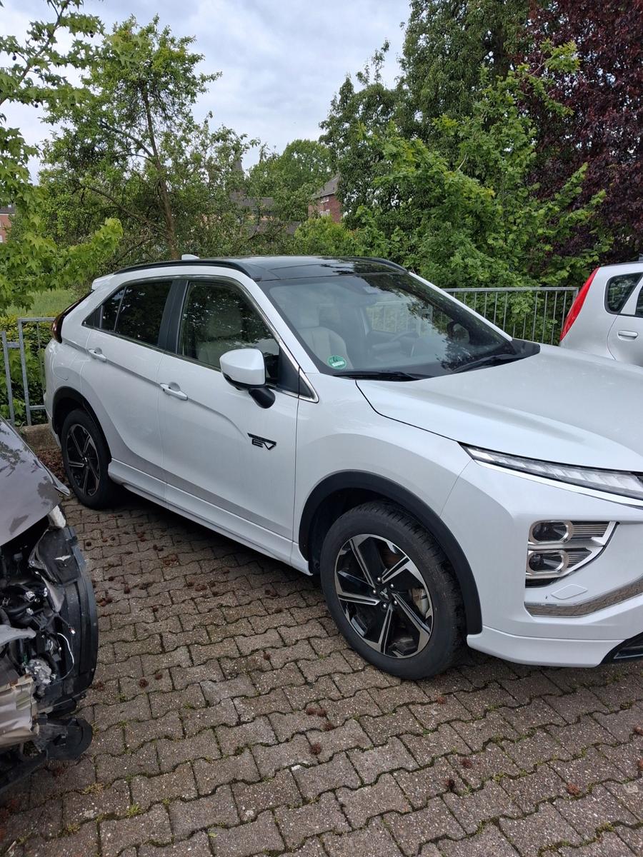 Mitsubishi Eclipse Cross Plug-in Top 2,4 MIVEC 4WD, Leder
