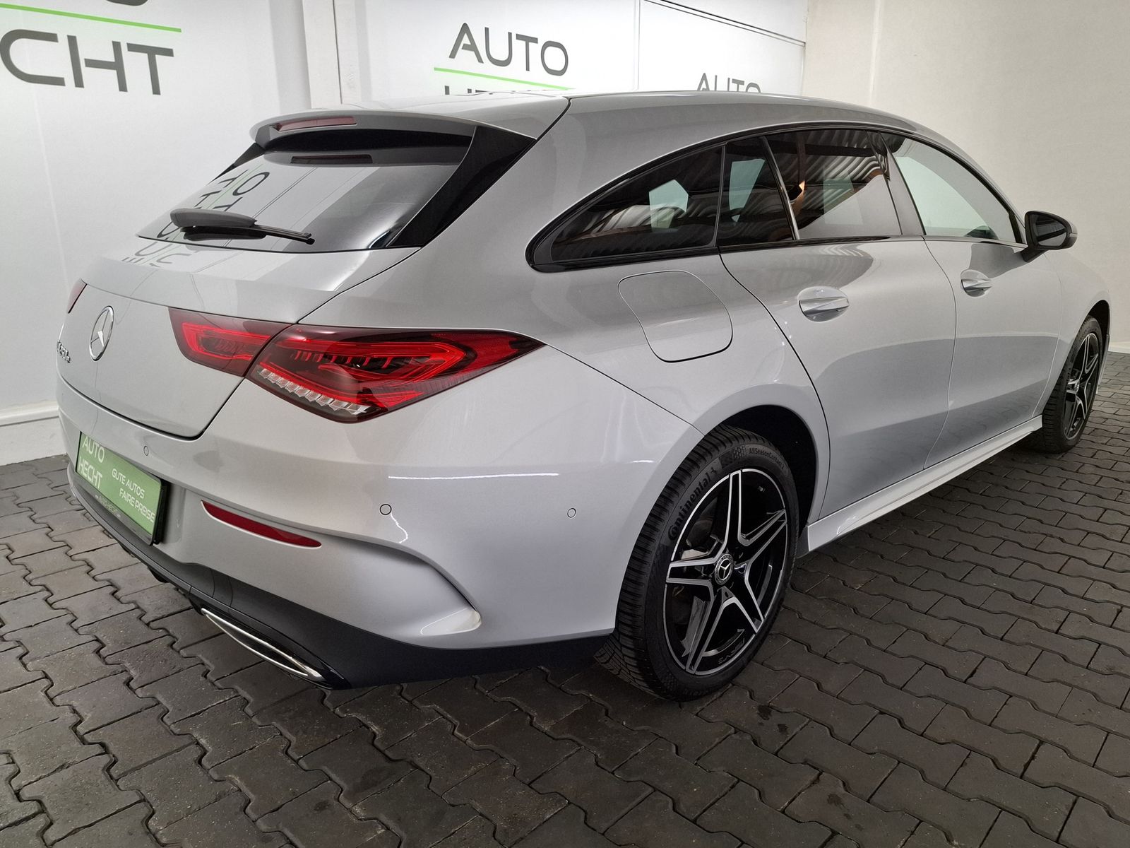 Mercedes-Benz CLA 250 Shooting Brake e AMG Line, AHK, Panorama imagem 3