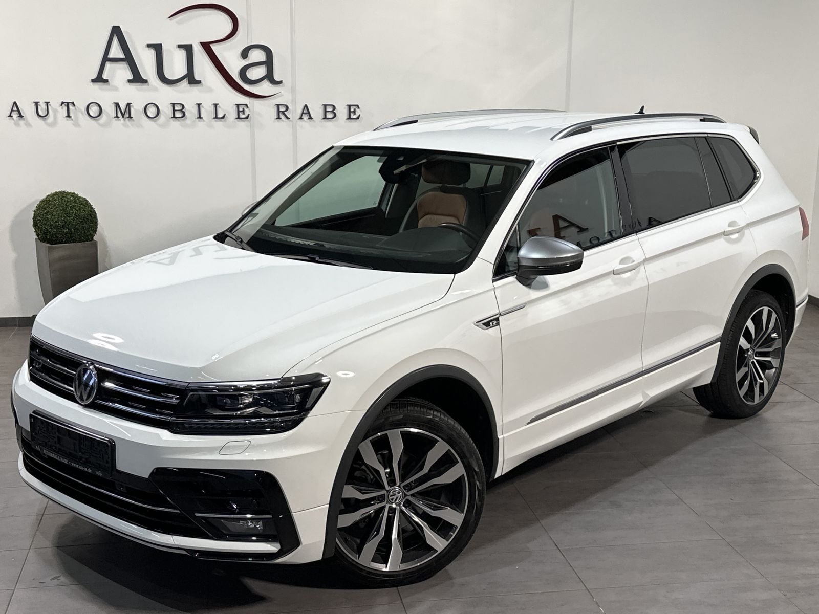 Fahrzeugabbildung Volkswagen Tiguan Allspace 4Motion R-Line NAV+LED+AHK+20ZO
