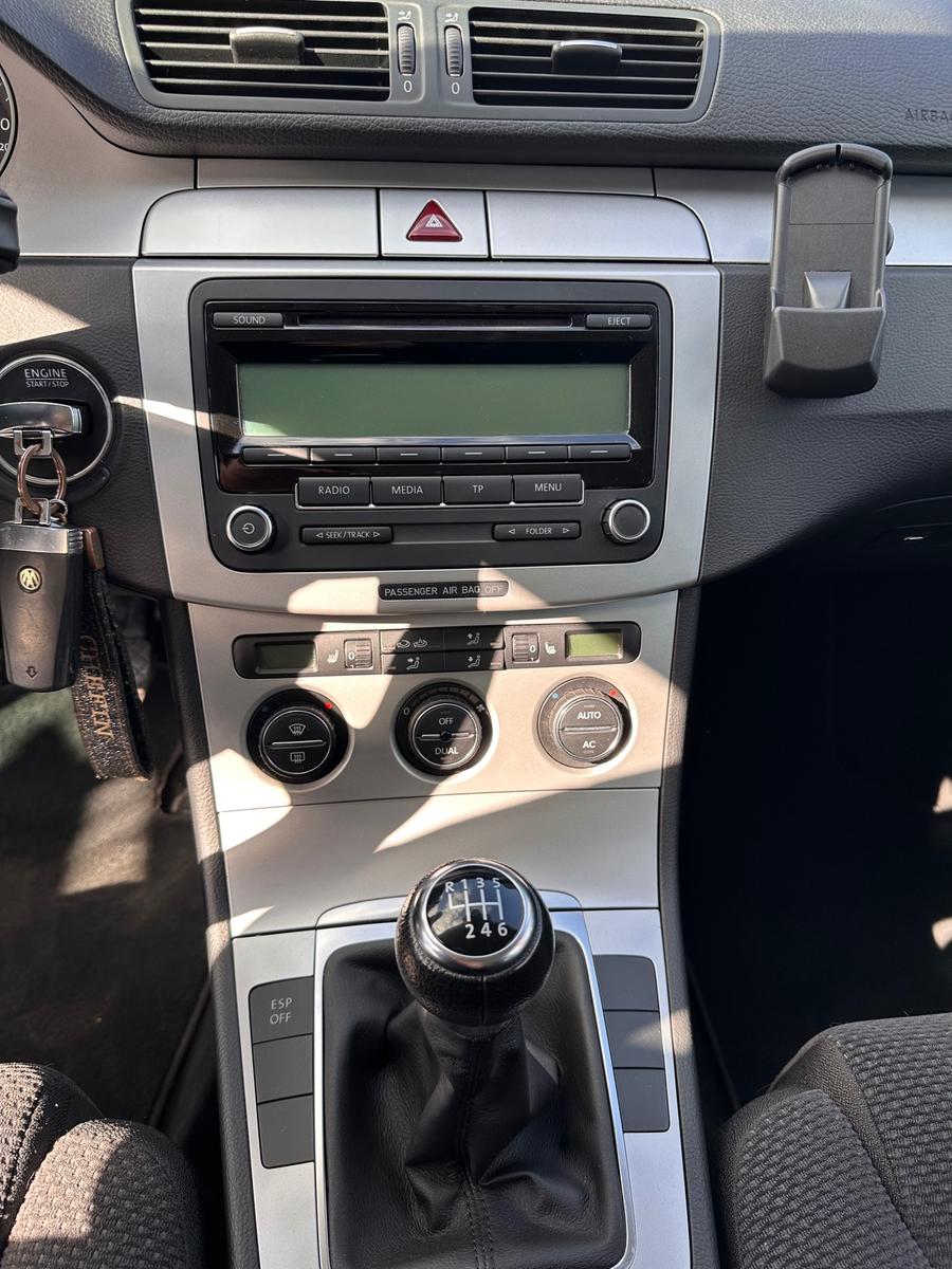 Volkswagen Passat 2009 — photo 7