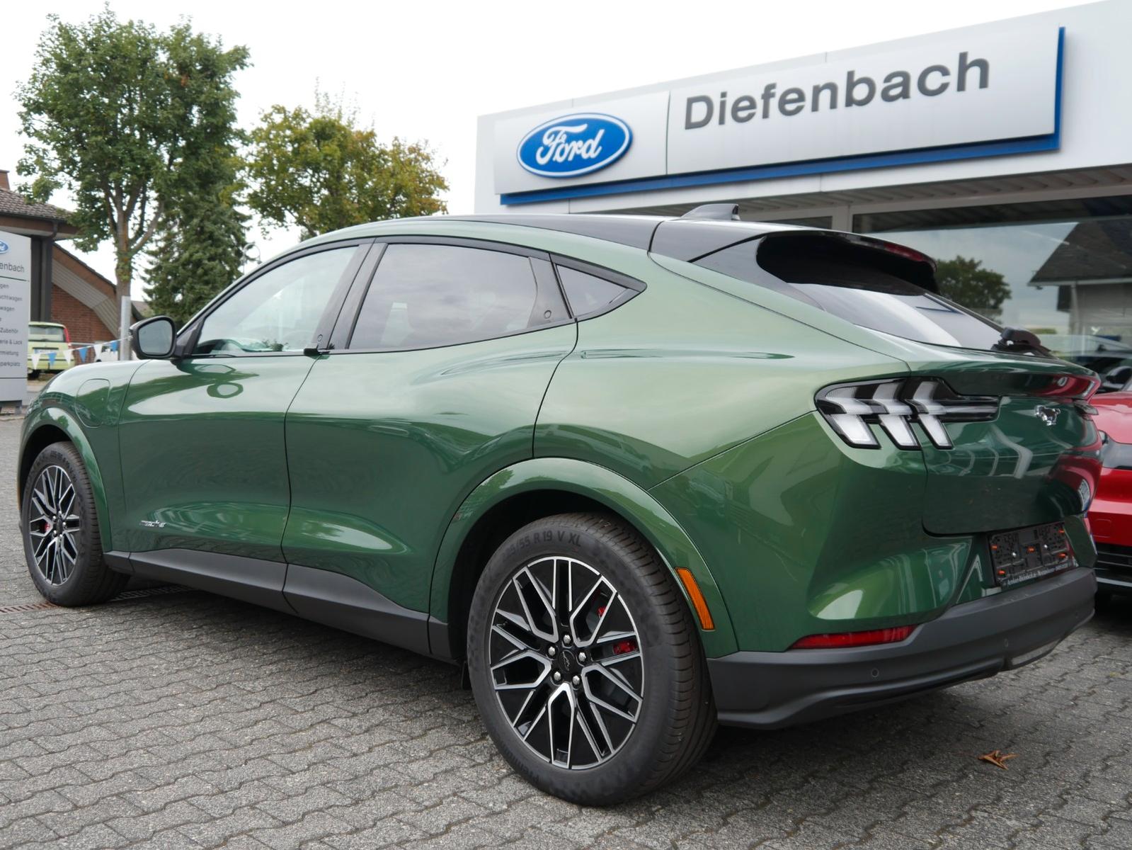 Ford Mustang Mach-E Premium Extend Range Wärmepumpe