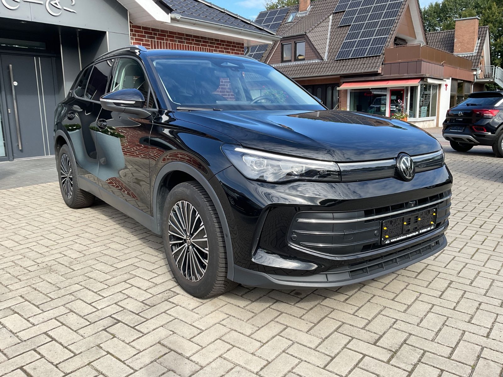 Fahrzeugabbildung Volkswagen Tiguan 2.0 TDI ENERGY,AHK,Navi,IQLight,Kamera