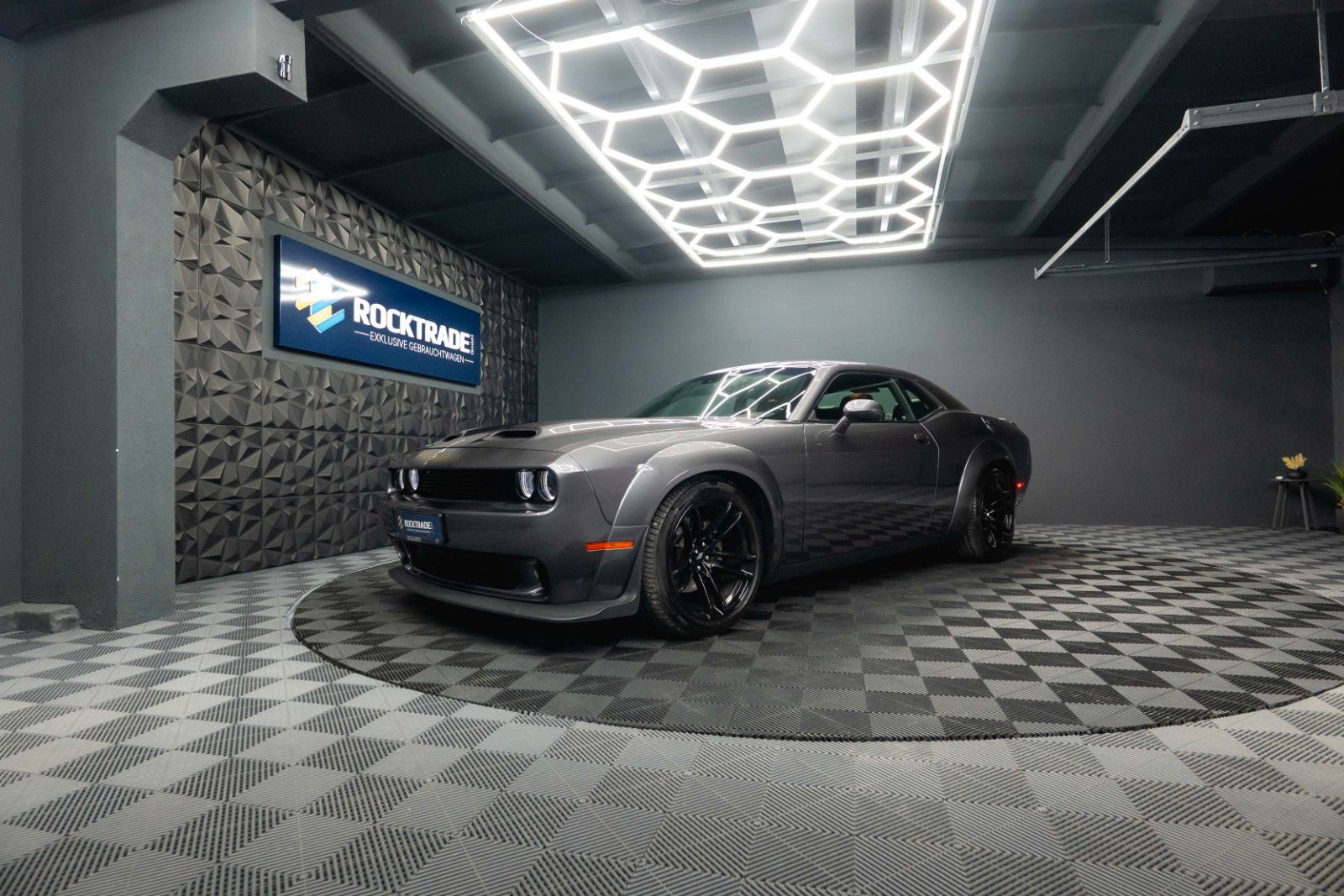 Fahrzeugabbildung Dodge Challenger 5.7 V8 R/T SRT WIDE BODY Super Track