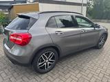 Mercedes-Benz GLA 200 Urban Urban-Nightpaket-AHK - Mercedes-Benz GLA-Klasse von privat