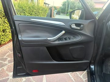 Ford S-Max - 9
