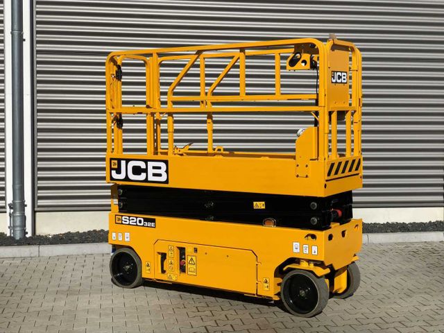 JCB S2032E Scherenbühne // 8,3m Arbeitshöhe