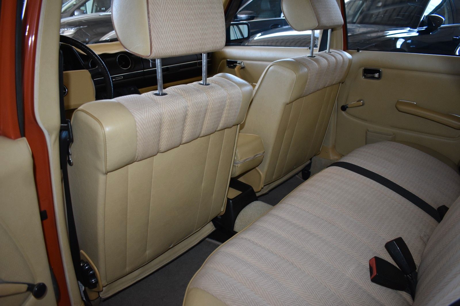 Fahrzeugabbildung Mercedes-Benz 250 6 Zylinder Benziner Zustand Top BRD H-Zulass