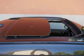 Fahrzeugabbildung MINI JOHN_COOPER_WORKS Countryman  Pano / 4x4
