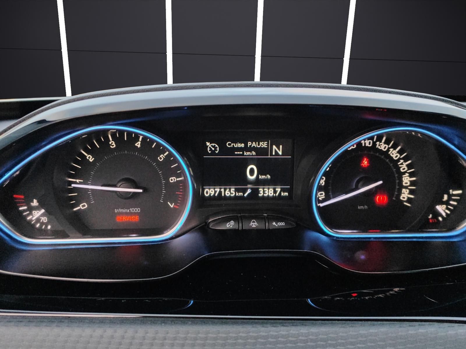 Fahrzeugabbildung Peugeot 2008 Allure*Automatik*Navi*Blth*LED*