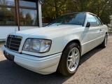 Mercedes-Benz E 200 Cabrio NUR 92.200 km Automatik/Klima/Leder - Mercedes-Benz E 200 Gebrauchtwagen in Stuttgart