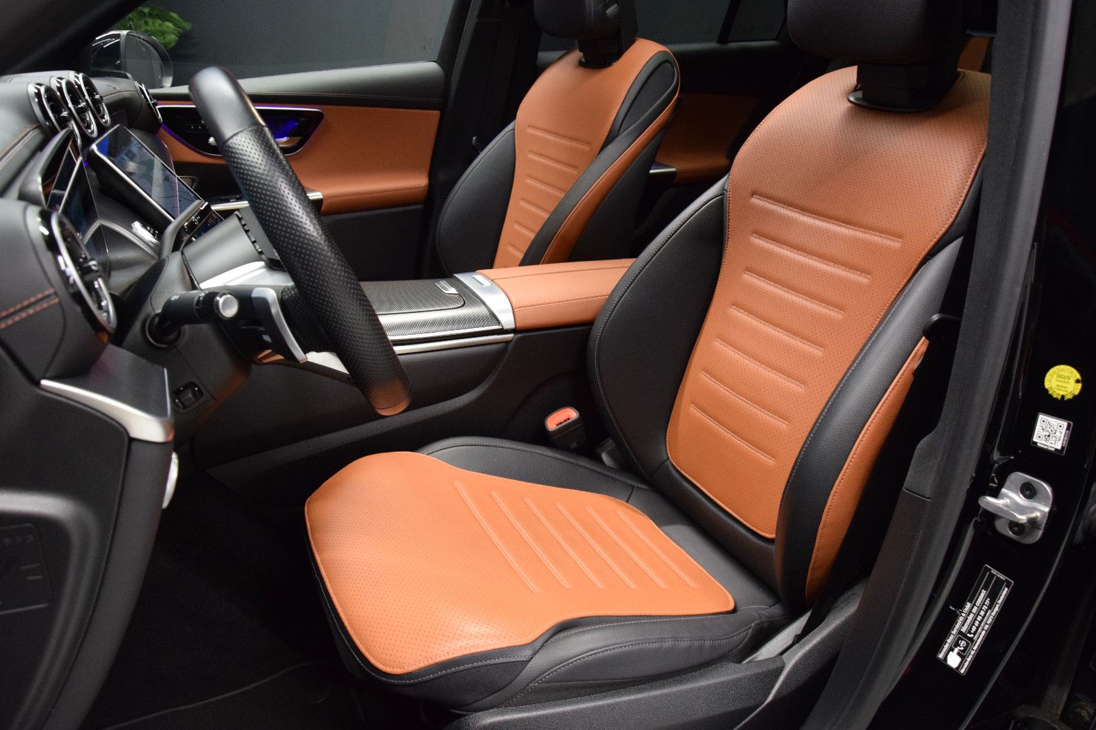 Fahrzeugabbildung Mercedes-Benz GLC 400 e 4Matic AMG Line Pano Distron. AHK 360°