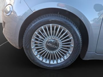 Fiat 500 e Icon KeyLess+Navi+SHZ+LM+SoundSys+SpurH