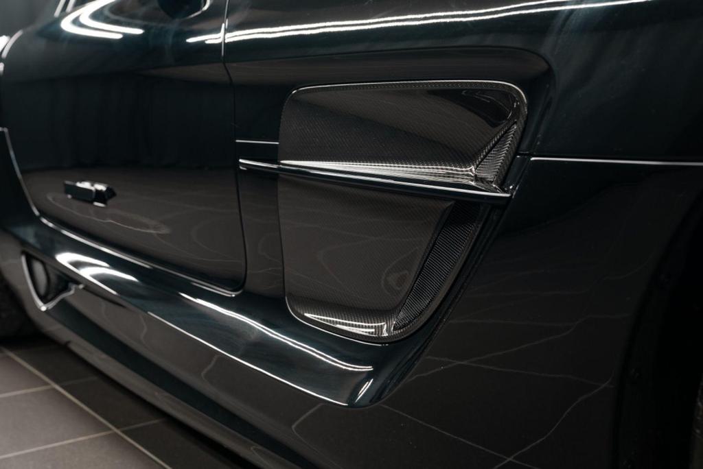 Mercedes-Benz SLS AMG