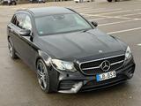 Mercedes-Benz E 53 AMG Mercedes-AMG E 53 4MATIC+ T Autom. ... - schwarze Mercedes-Benz E 53 AMG
