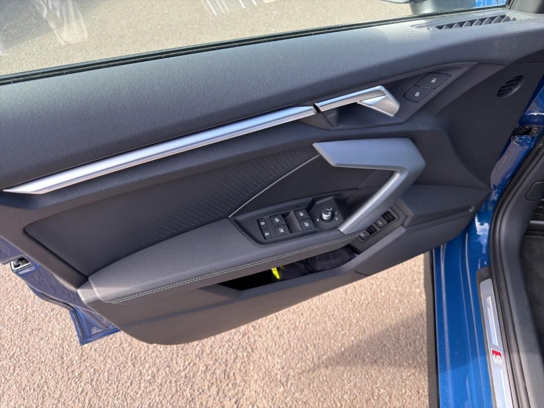 Fahrzeugabbildung Audi A3 Sportback TFSI e S line , MATRIX, S Line, Fah