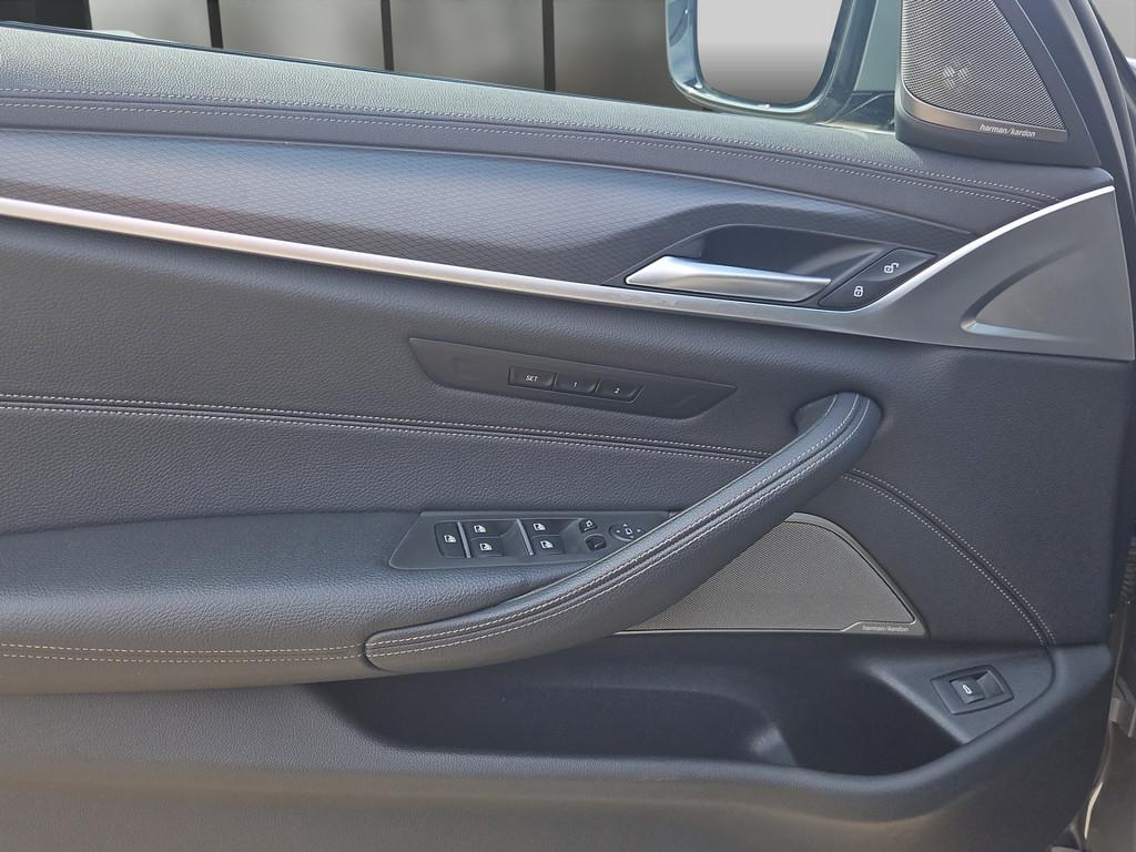 BMW 530d T. M-SPORT LASER HUD PANO KAMERA H/K AHK