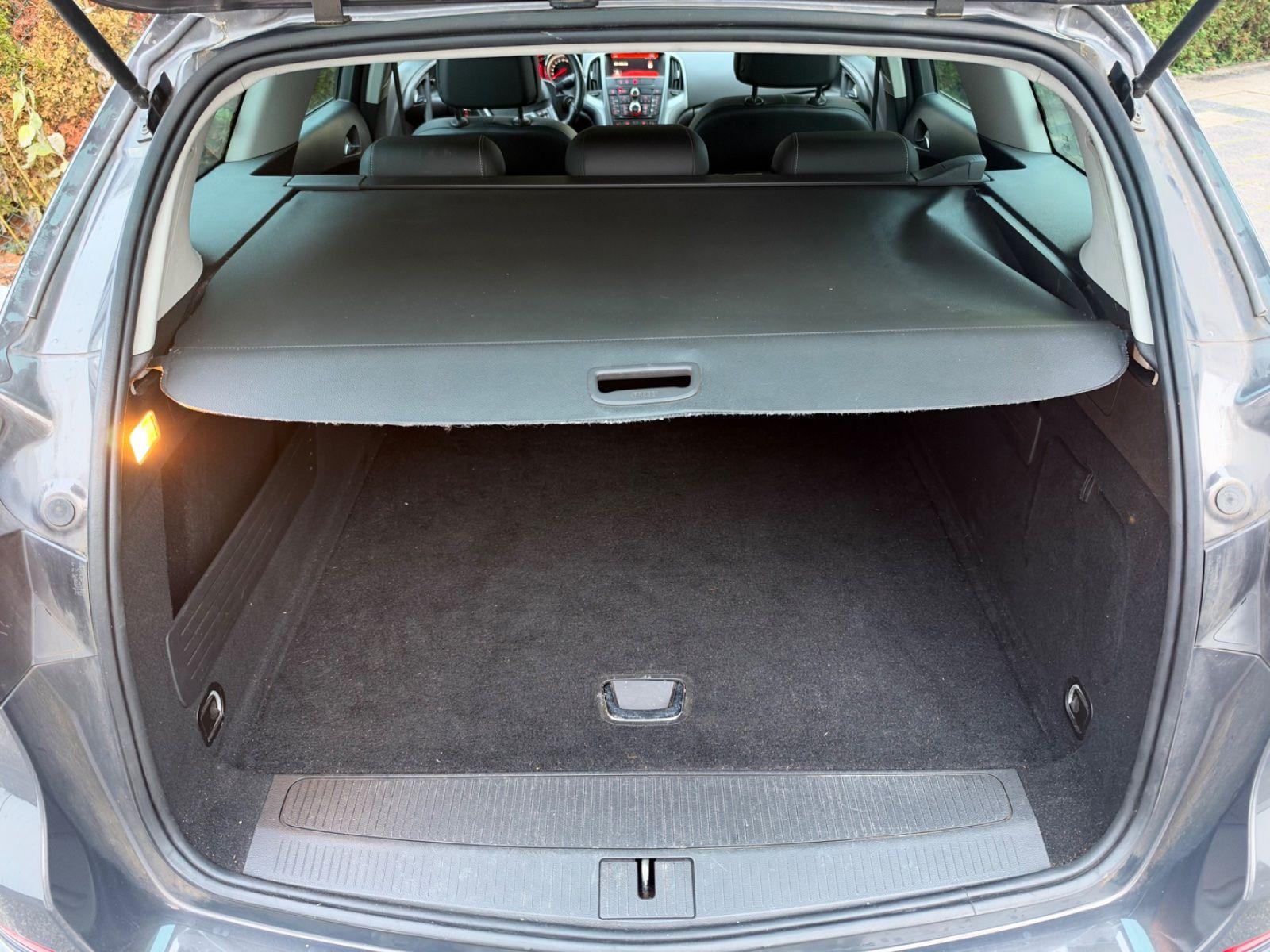Opel Astra 2015 — фото 11