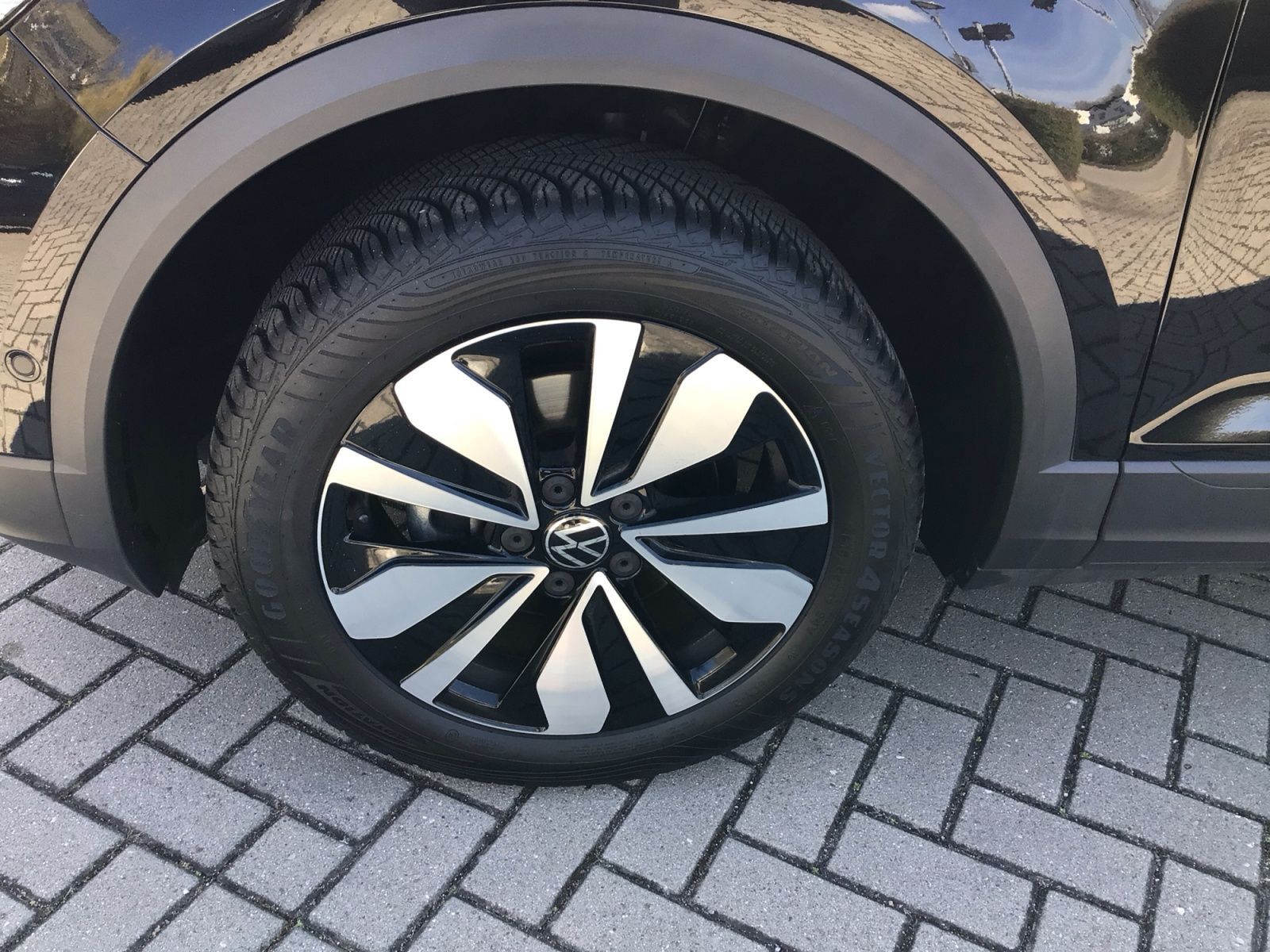 T-ROC Goal TSI 85 KW  LED, Navi, SHZ, ACC