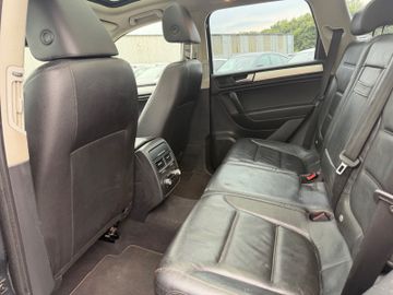 Volkswagen Touareg - 12