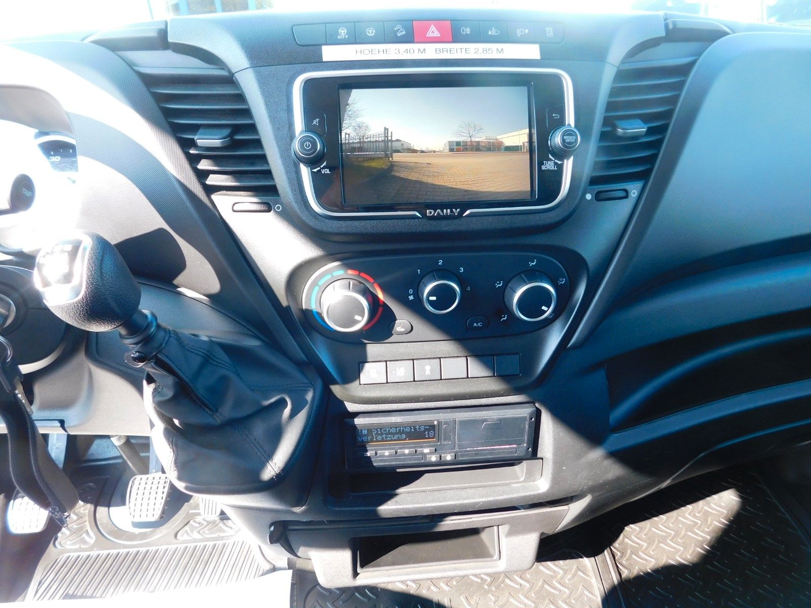 Fahrzeugabbildung Iveco Daily 70C18H/P Schiebeplane