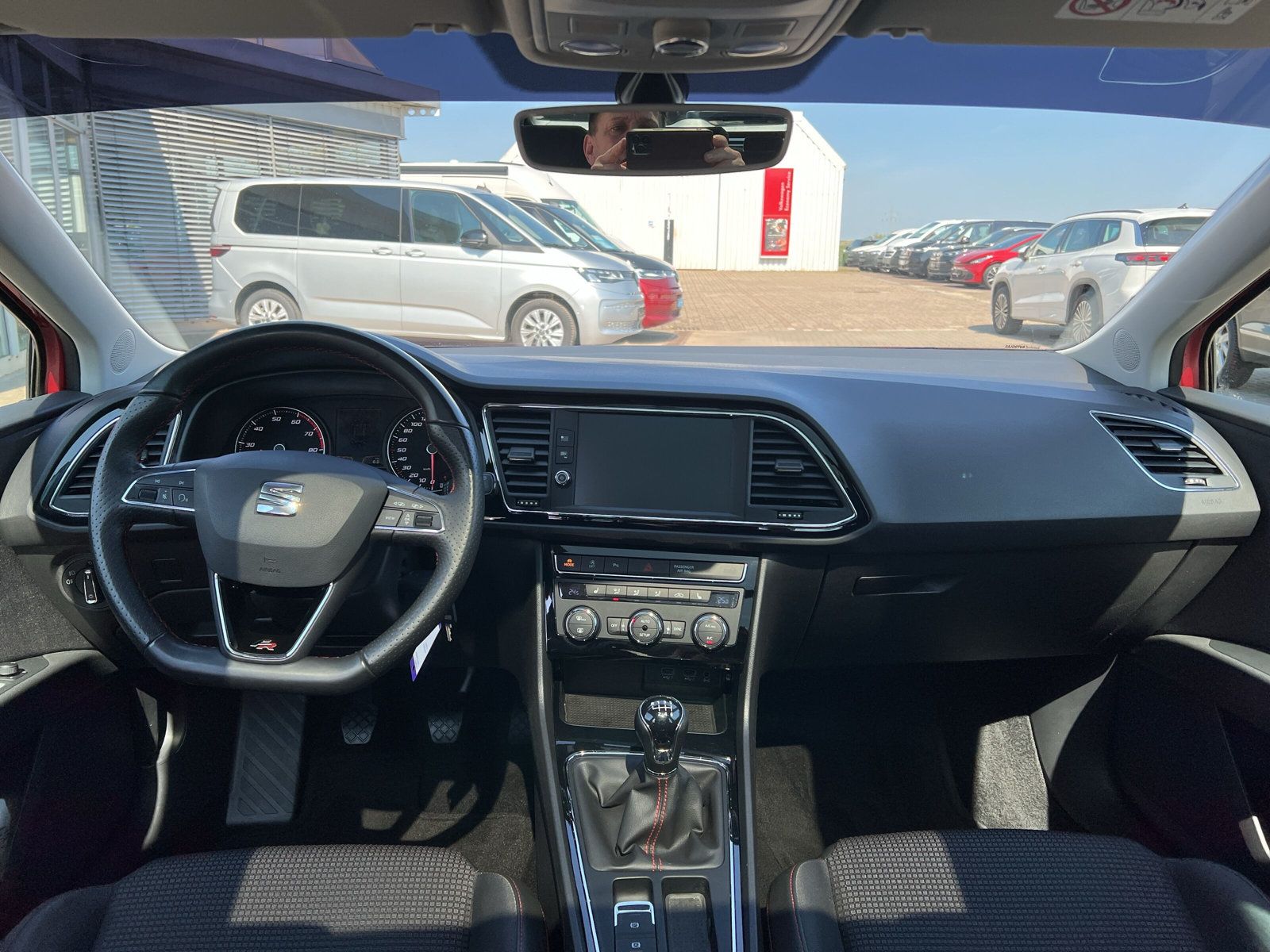 Fahrzeugabbildung SEAT Leon Sportstourer 1.4 TSI FR LED PANO NAVI