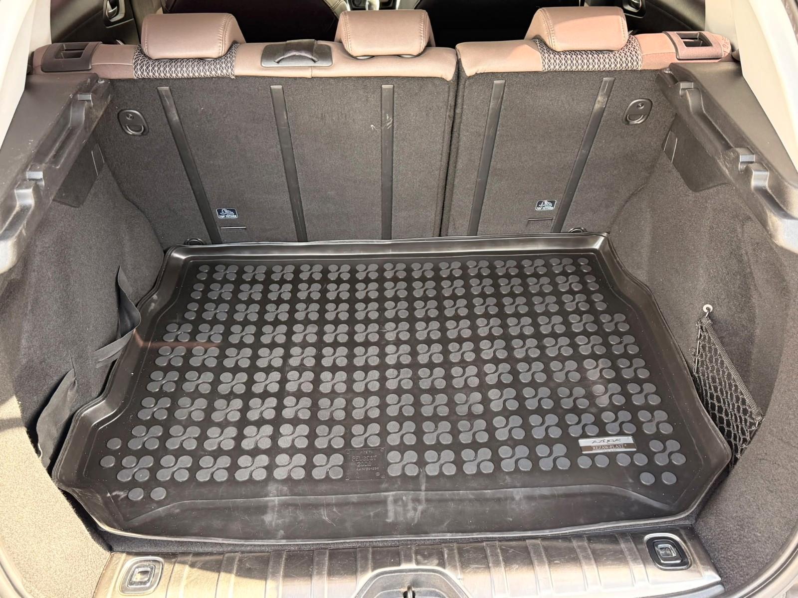 Peugeot 2008 *1.2 Benzin* *Gut gepflegt*