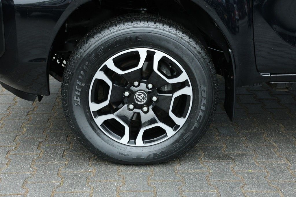 Toyota Hilux 2.4 D-4D X-TRA CAB COMFORT 4WD VAN   imagem 3