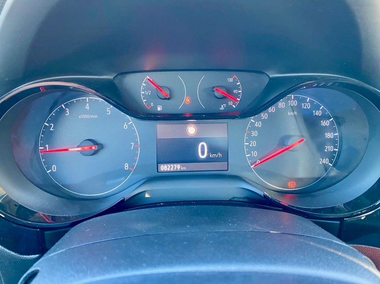 Fahrzeugabbildung Opel Corsa 1.2 Edition KLIMA SHZ GZJR NAVI CARPLAY